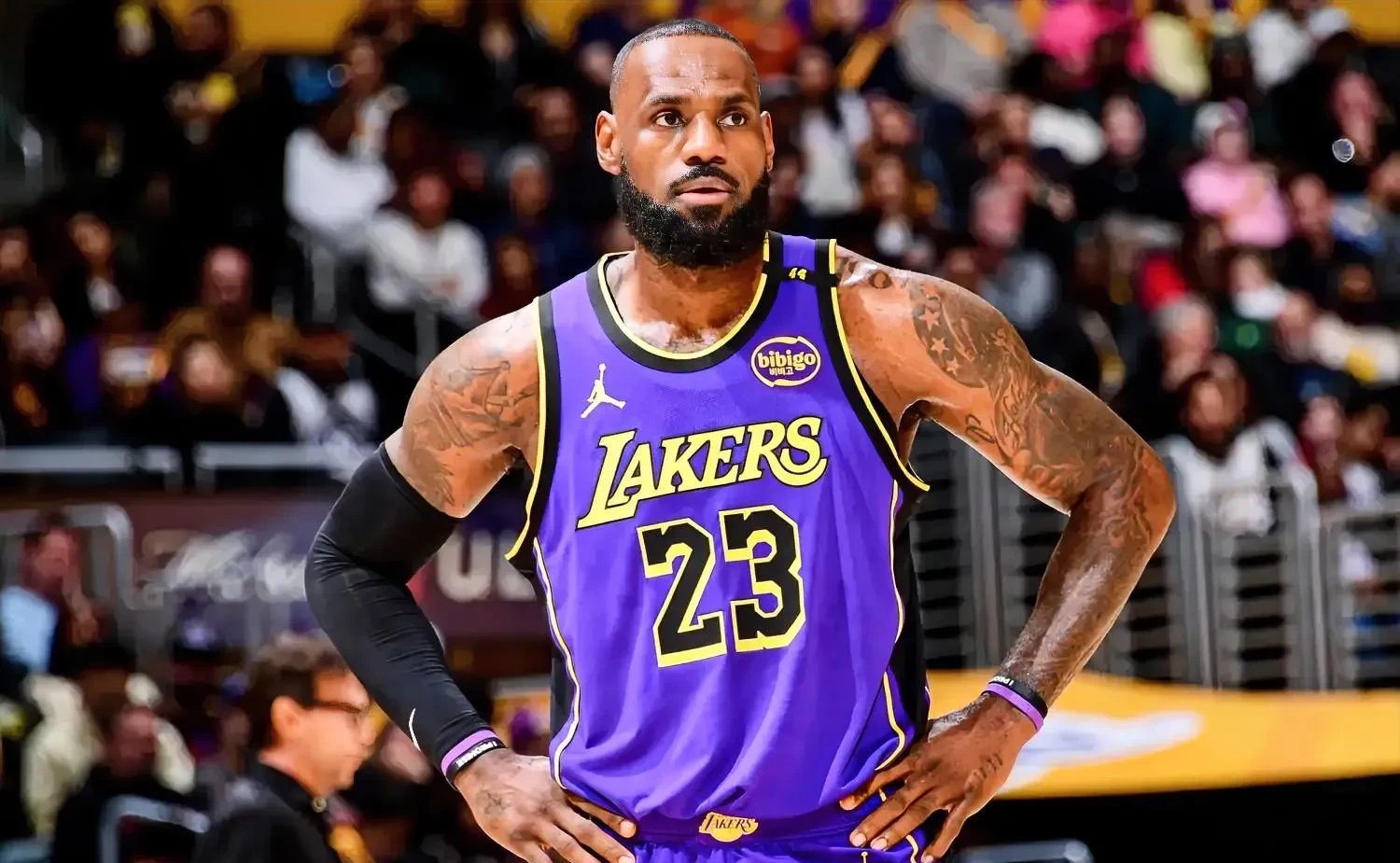 惊险对决现场回顾，球星表现抢眼引关注